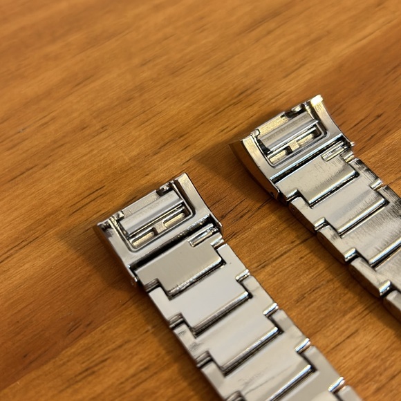 Shiny Fitbit Charge 2 watchband NWOT - Picture 4 of 6